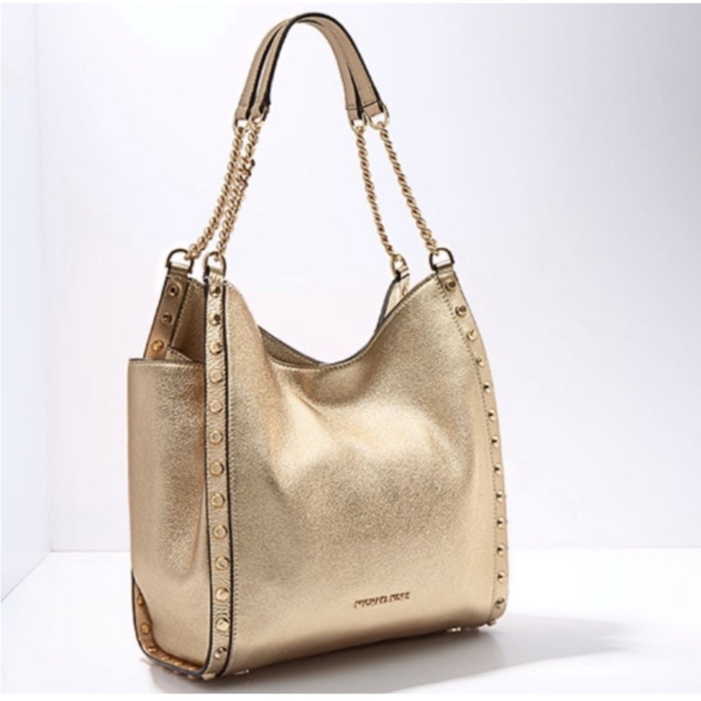 Michael Kors Gold Newbury
Studded Medium Chain Shoulder Tote